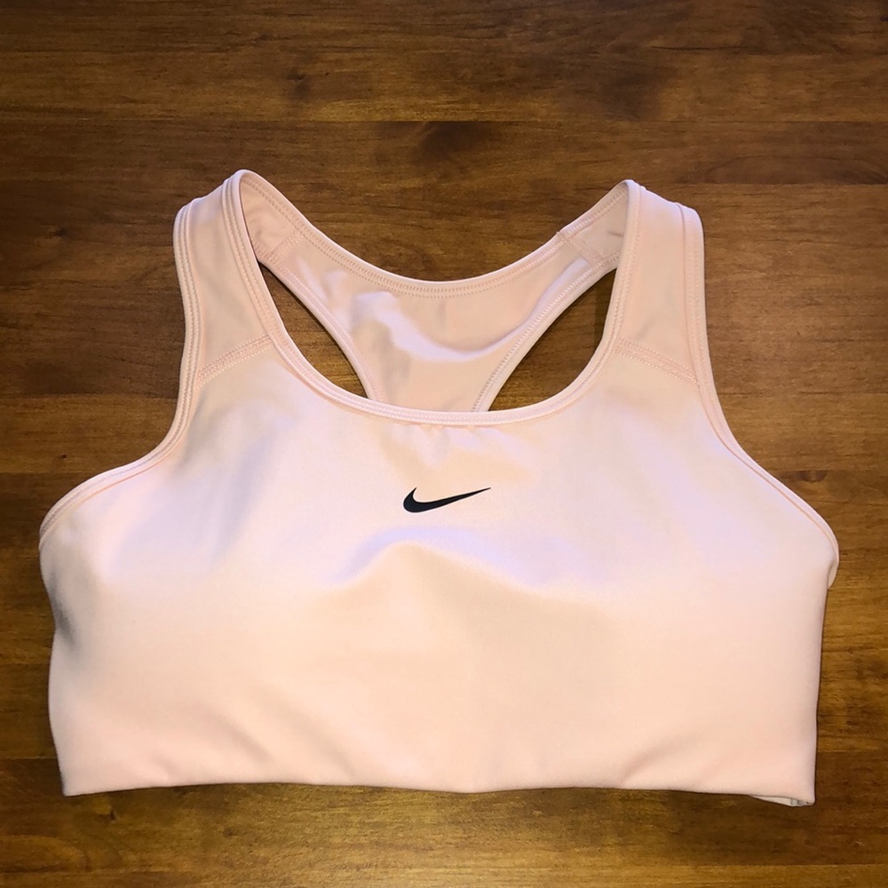 NIKE DRI-FIT SPORTS BRA in Delicate Peach 🍑 Fully Lined and Padded Size M EUC